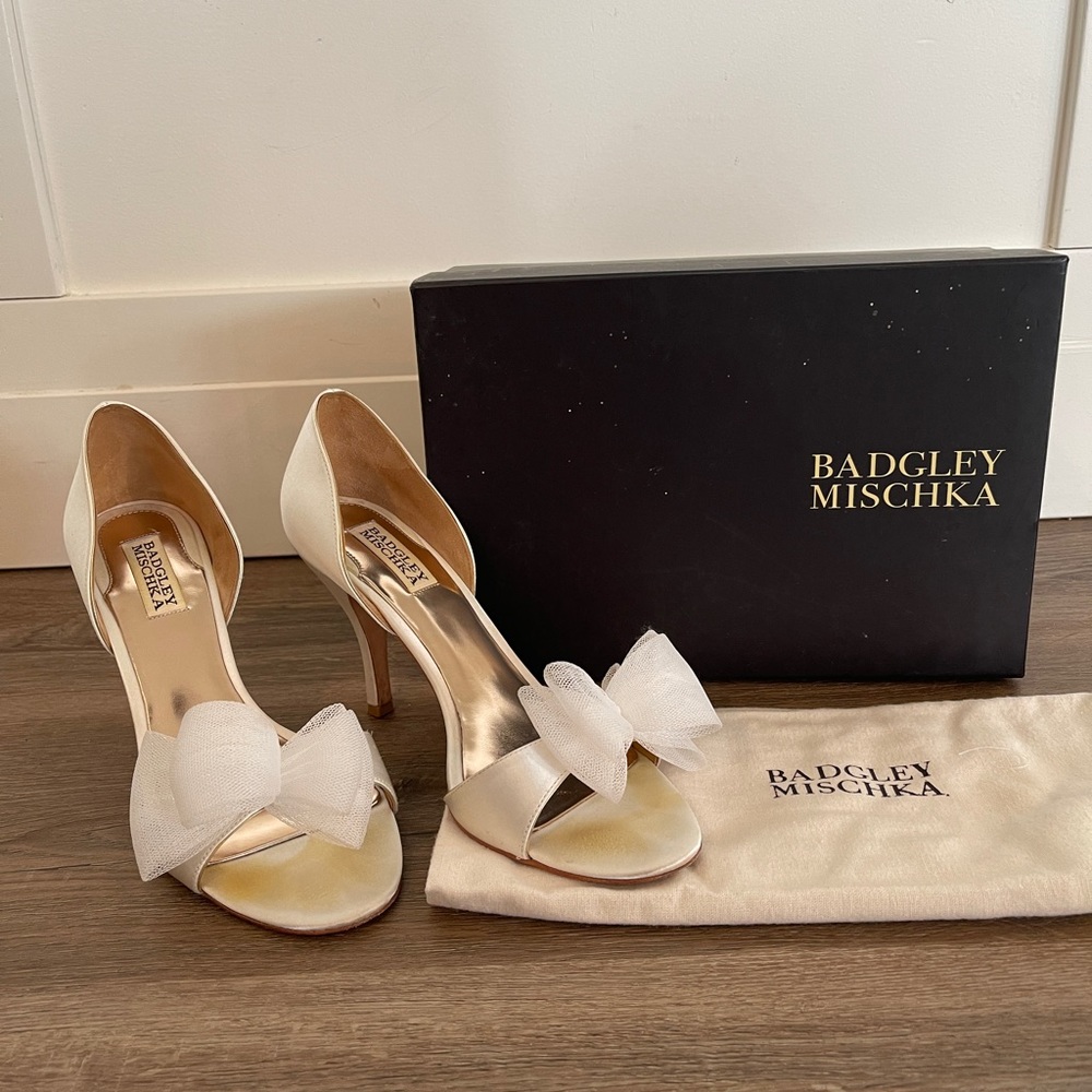 Badgley Mischka tulle heel